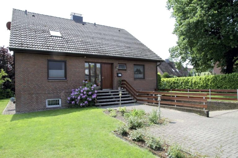 Verkauft!  Einfamilienhaus für die GROSSE Familie… Einliegerwohnung möglich!