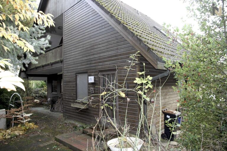 VERKAUFT!  Tolles Grundstück mit viel Potential, sowie ein Haus für handwerkliche Herrausforderungen!