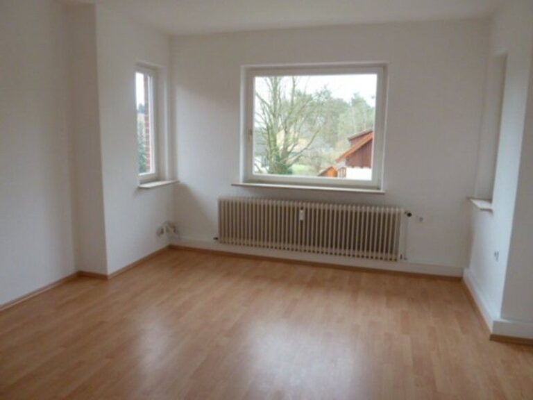 GUT GESCHNITTENE 3 ZIMMER WOHNUNG IN DEUTSCH EVERN ***FREI AB 01.10.2013***