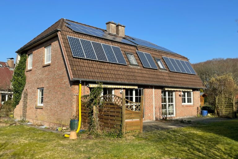 Grundsolides Doppelhaus – zwei Wohneinheiten in beliebter Wohnlage