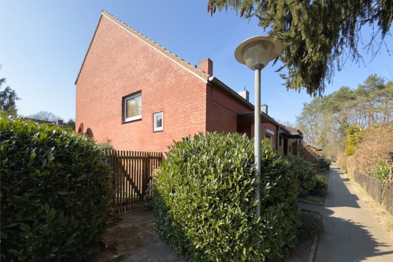 Reihenendhaus mit Garten, Garage und unendlich viel Potenzial – Ihr neues Zuhause!