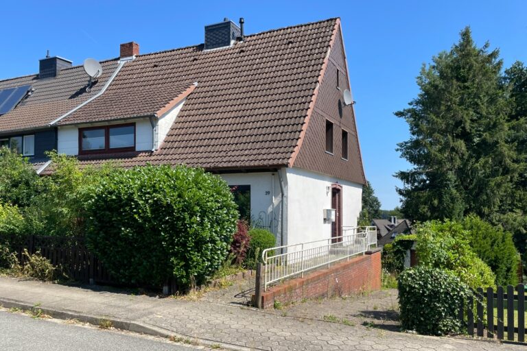 Doppelhaushälfte mit 2 Eigentumswohnungen – in einem Handwerkerhaus!